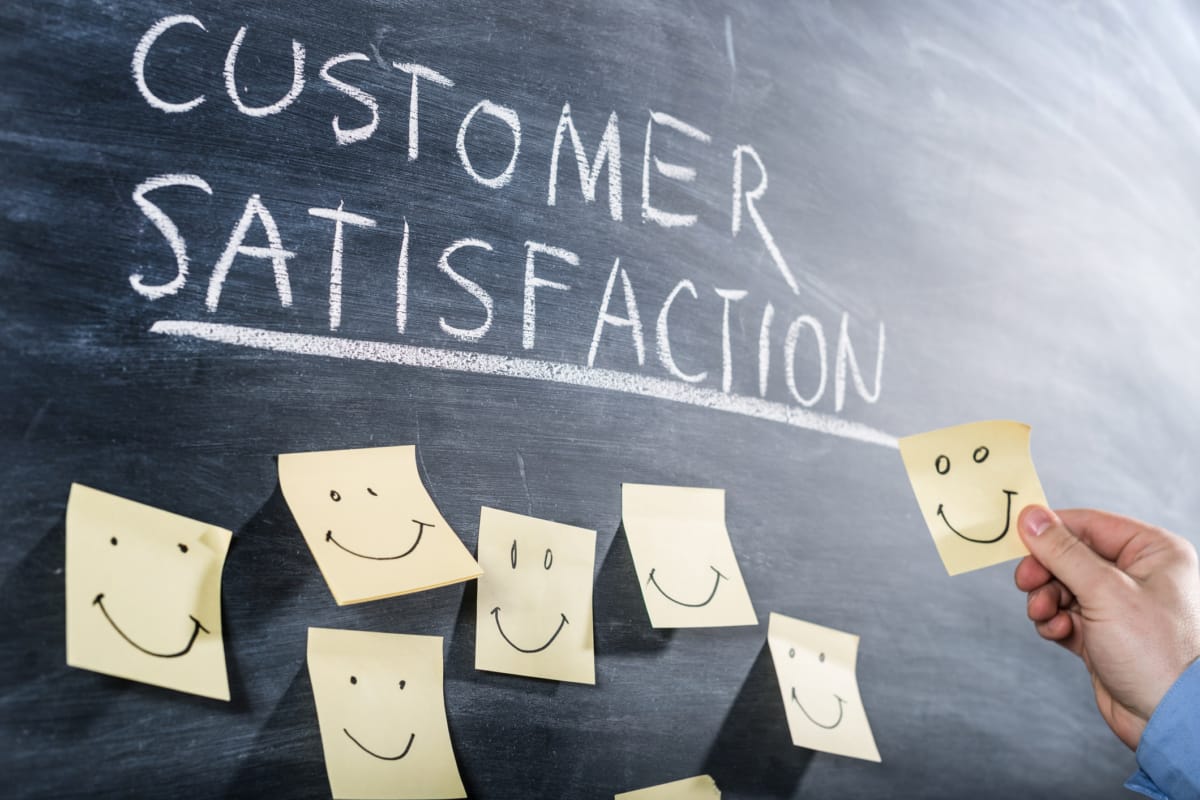 Sự hài lòng là nền tảng phát triển lòng trung thành của khách hàng dành cho các doanh nghiệp